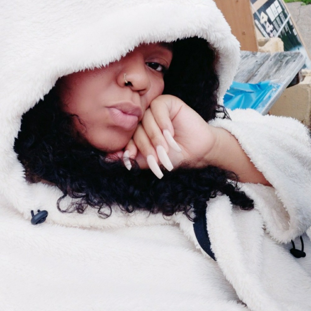 Meet your Posher, Queen